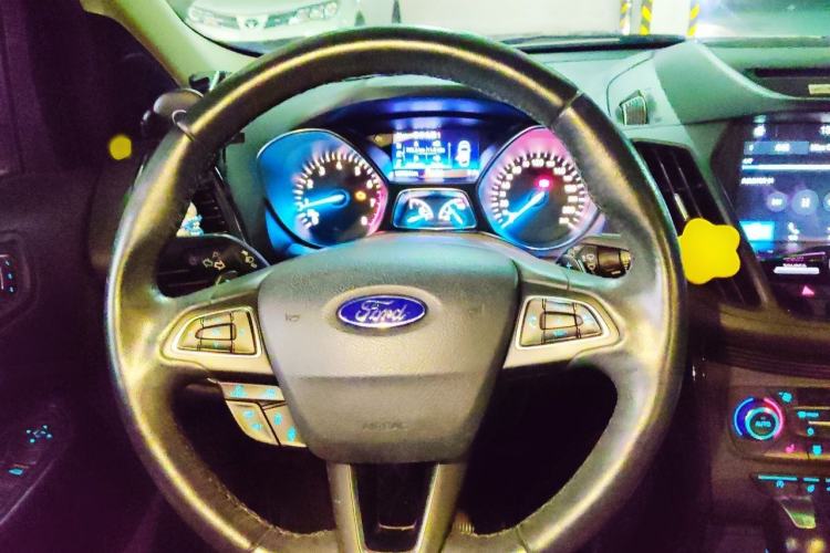 Used Ford Kuga 2017 EcoBoost 180 Four-Wheel Drive Titanium Edition Steering Wheel