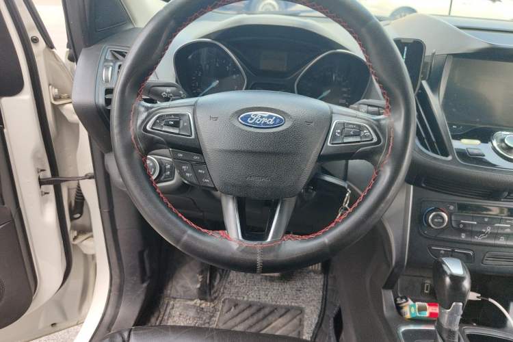 Used Ford Kuga 2017 EcoBoost 180 Two-Wheel-Drive Tiger Leap Model Steering Wheel