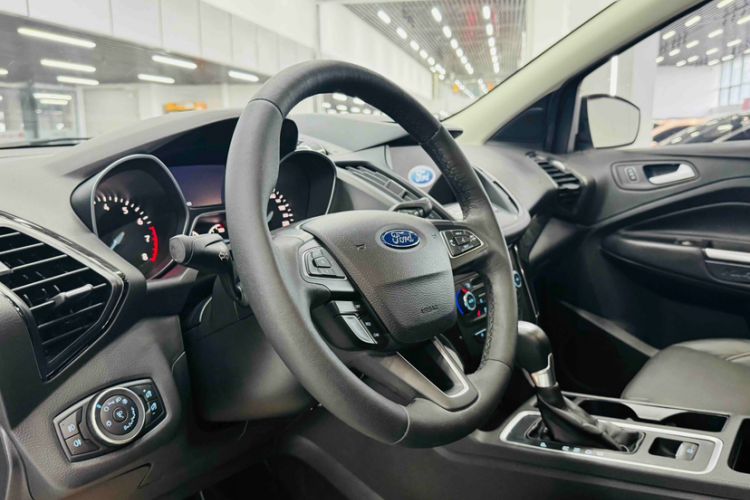 Used Ford Kuga 2017 EcoBoost 180 Two-Wheel-Drive Luxury Wing Edition Steering Wheel