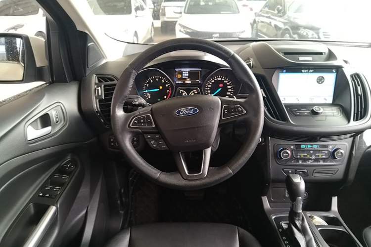 Used Ford Kuga 2017 EcoBoost 180 Four-Wheel Drive Luxury Wing Model Steering Wheel