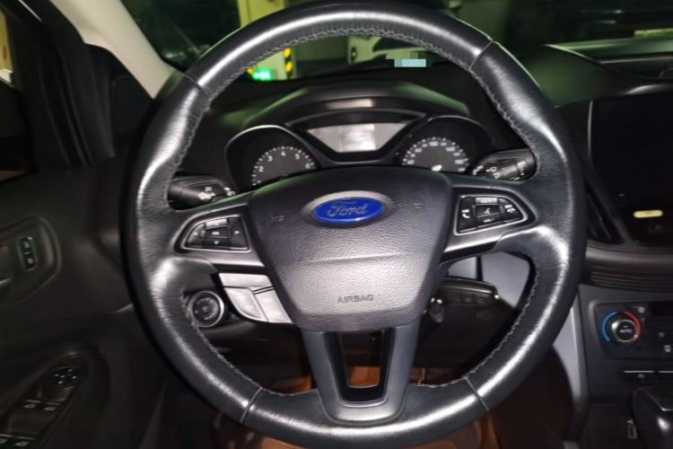 Used Ford Kuga 2017 EcoBoost 180 Two-Wheel-Drive Tiger Leap Model Steering Wheel