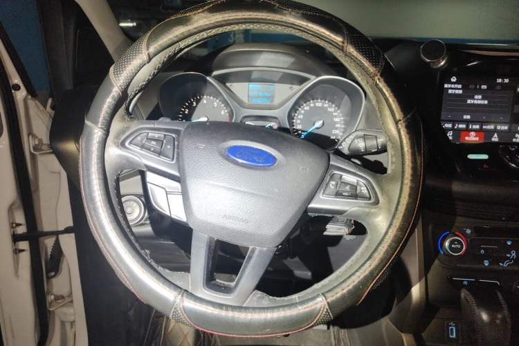Used Ford Kuga 2017 EcoBoost 180 Two-Wheel-Drive Platinum Edition Steering Wheel