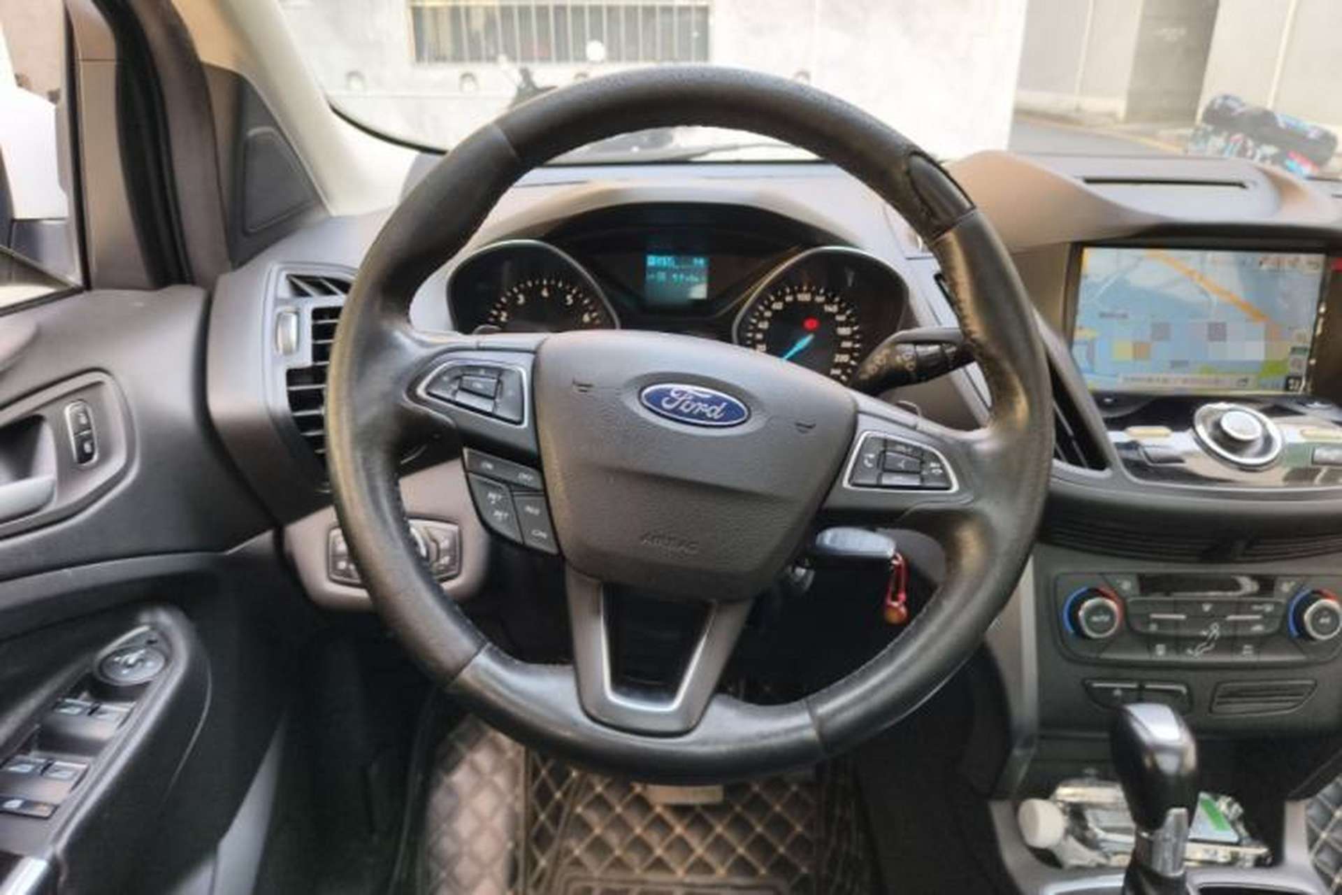 Used Ford Kuga 2017 EcoBoost 180 Two-Wheel-Drive Tiger Leap Model Steering Wheel