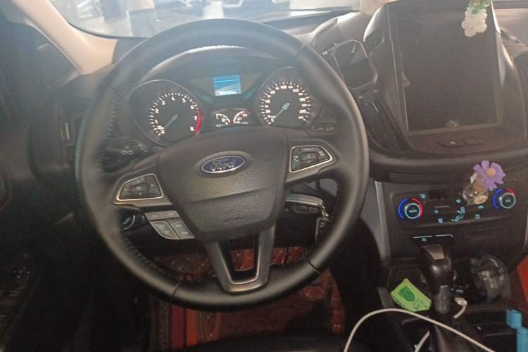 Used Ford Kuga 2017 EcoBoost 180 Two-Wheel-Drive Platinum Edition Steering Wheel