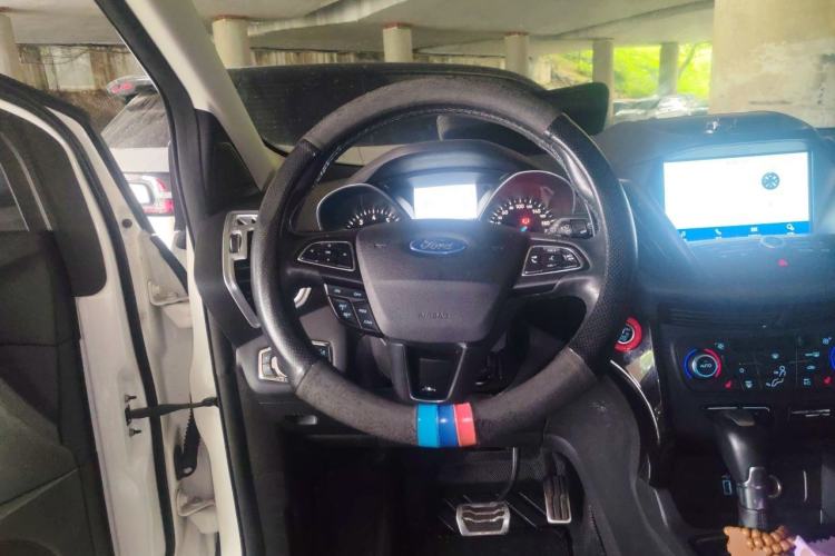 Used Ford Kuga 2017 EcoBoost 180 Two-Wheel-Drive Luxury Wing Edition Steering Wheel