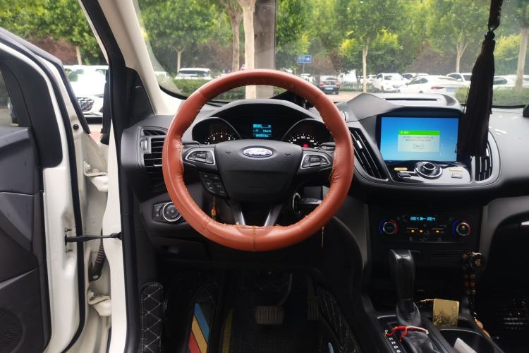 Used Ford Kuga 2017 EcoBoost 180 Two-Wheel-Drive Platinum Edition Steering Wheel