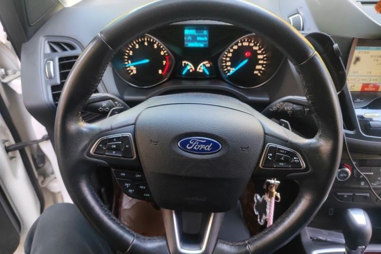 Used Ford Kuga 2017 EcoBoost 180 Two-Wheel-Drive Platinum Edition Steering Wheel