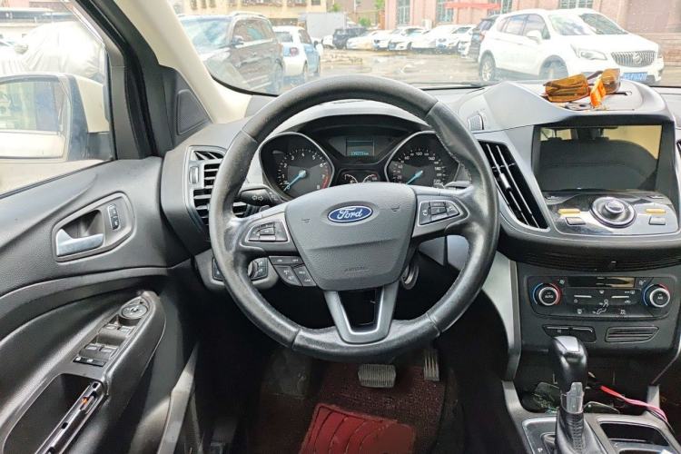 Used Ford Kuga 2017 EcoBoost 180 Two-Wheel-Drive Tiger Leap Model Steering Wheel