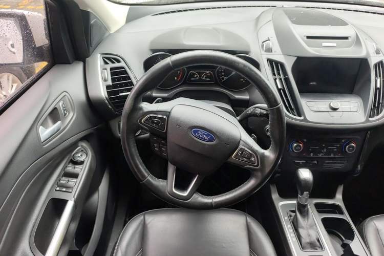 Used Ford Kuga 2017 EcoBoost 180 Two-Wheel-Drive Luxury Wing Edition Steering Wheel