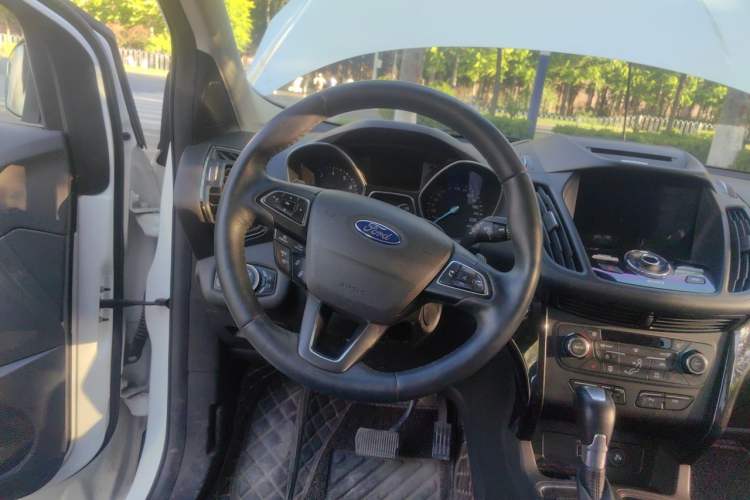 Used Ford Kuga 2017 EcoBoost 245 Four-Wheel Drive Titanium Edition Steering Wheel