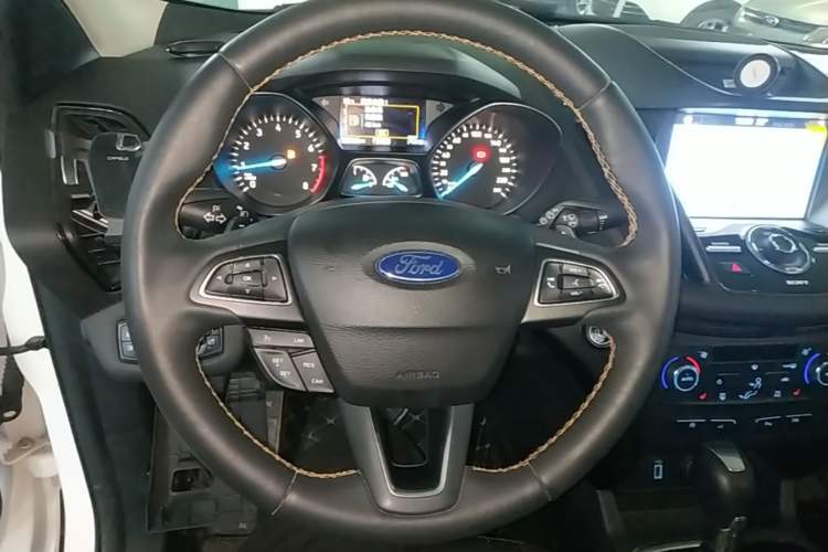 Used Ford Kuga 2017 EcoBoost 245 Four-Wheel-Drive Sport Model Steering Wheel