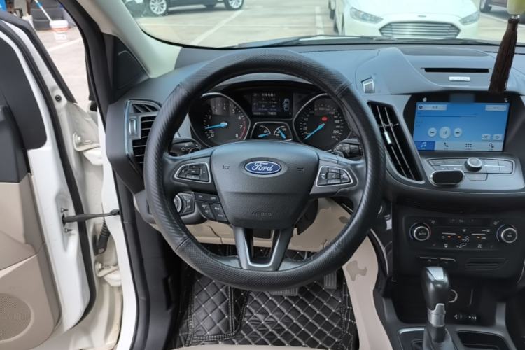 Used Ford Kuga 2017 EcoBoost 180 Four-Wheel Drive Luxury Wing Model Steering Wheel