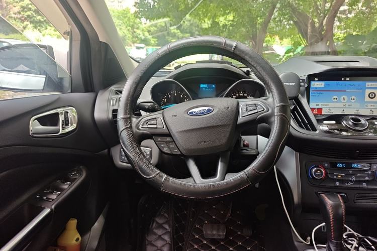 Used Ford Kuga 2017 EcoBoost 180 Two-Wheel-Drive Tiger Leap Model Steering Wheel