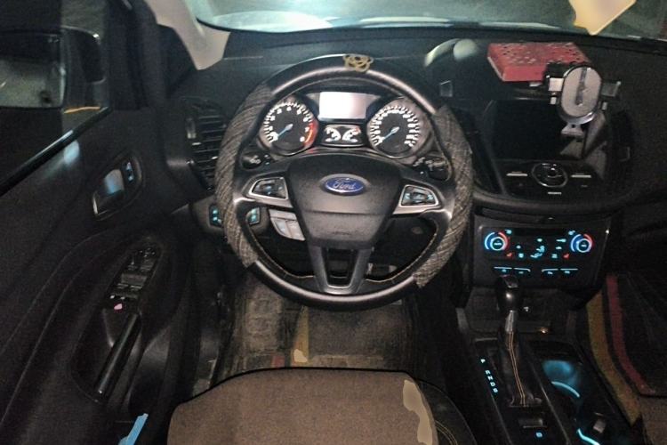 Used Ford Kuga 2017 EcoBoost 245 Four-Wheel-Drive Sport Model Steering Wheel