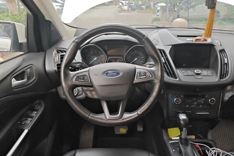 Used Ford Kuga 2017 EcoBoost 180 Two-Wheel-Drive Luxury Wing Edition Steering Wheel