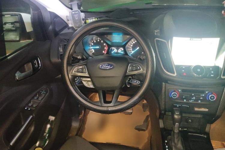 Used Ford Kuga 2017 EcoBoost 180 Two-Wheel-Drive Platinum Edition Steering Wheel