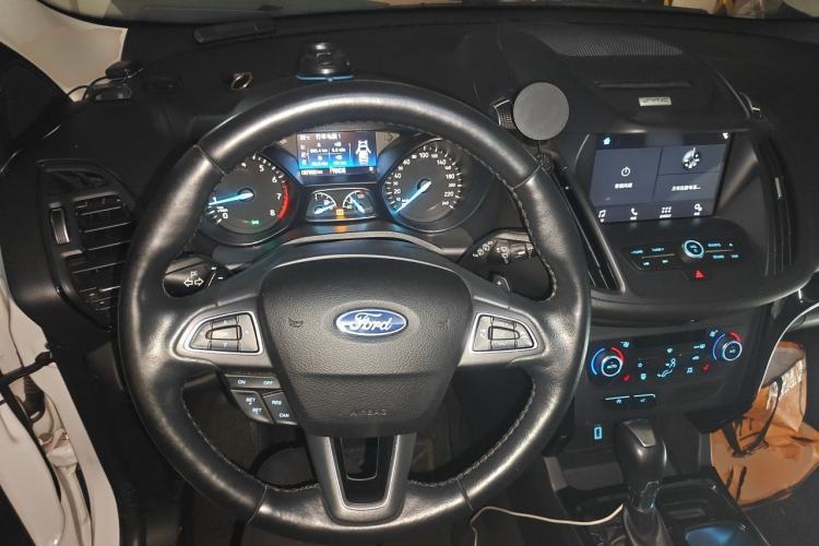 Used Ford Kuga 2017 EcoBoost 180 Two-Wheel-Drive Luxury Wing Edition Steering Wheel