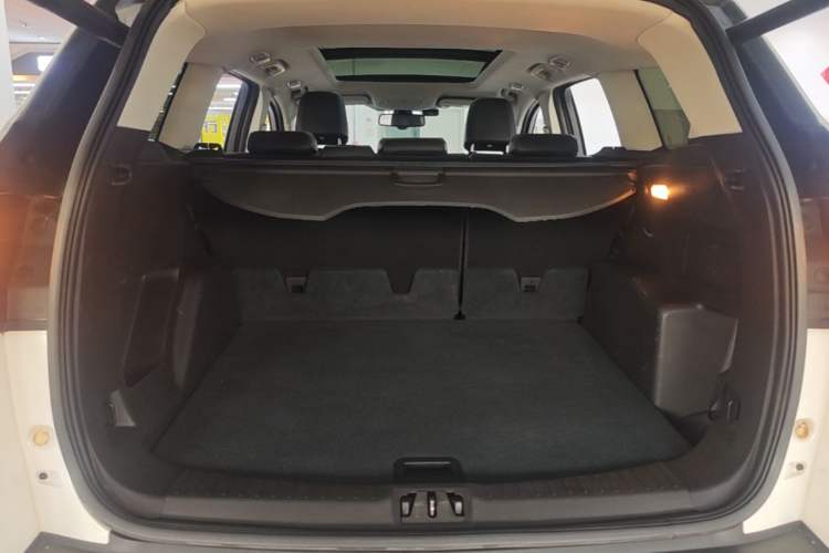 Used Ford Kuga 2017 EcoBoost 245 4x4 Prestige Edition Trunk