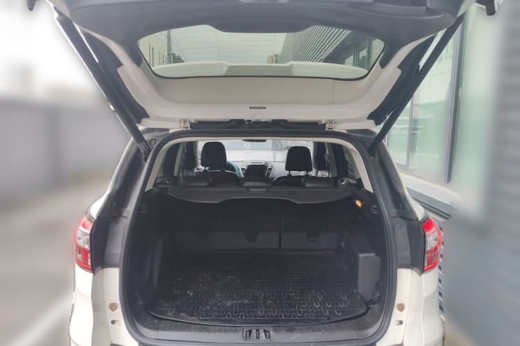 Used Ford Kuga 2017 EcoBoost 245 Four-Wheel-Drive Sport Model Trunk