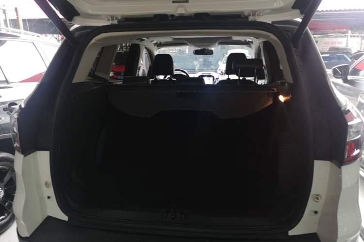 Used Ford Kuga 2017 EcoBoost 180 Four-Wheel Drive Luxury Wing Model Trunk