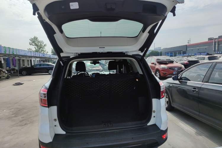Used Ford Kuga 2017 EcoBoost 245 Four-Wheel-Drive Sport Model Trunk