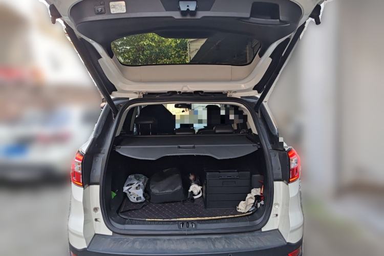 Used Ford Kuga 2017 EcoBoost 245 Four-Wheel-Drive Sport Model Trunk