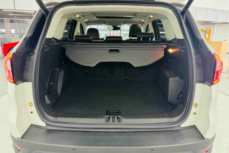 Used Ford Kuga 2017 EcoBoost 180 Two-Wheel-Drive Luxury Wing Edition Trunk