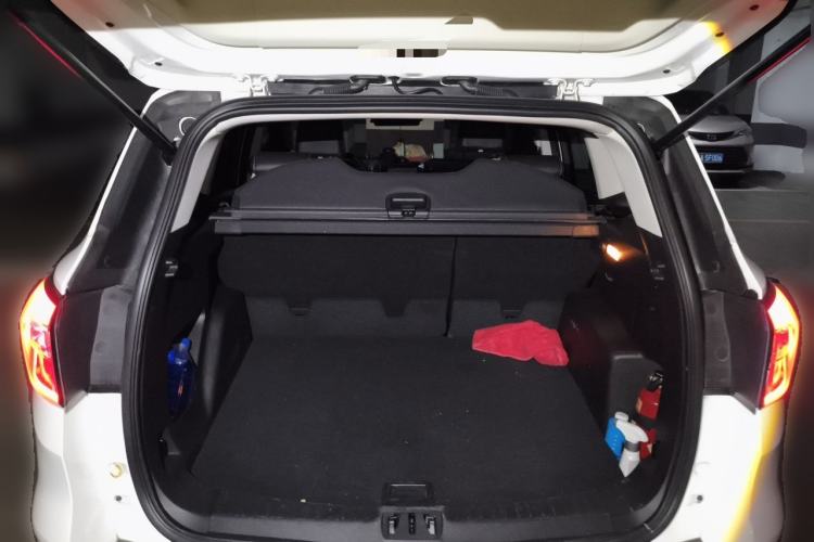 Used Ford Kuga 2017 EcoBoost 180 Two-Wheel-Drive Platinum Edition Trunk
