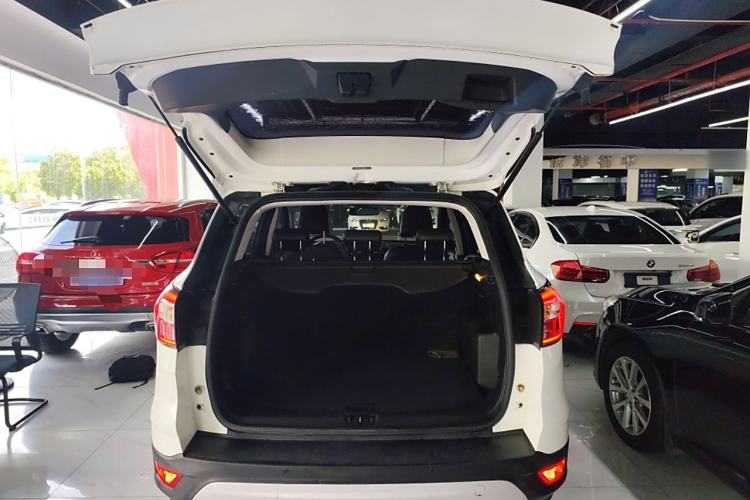 Used Ford Kuga 2017 EcoBoost 180 Two-Wheel-Drive Platinum Edition Trunk