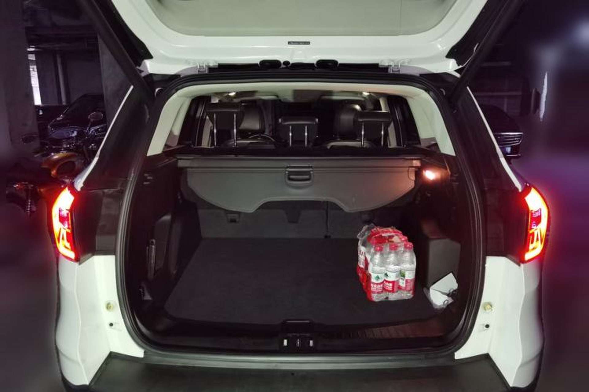 Used Ford Kuga 2017 EcoBoost 245 Four-Wheel-Drive Sport Model Trunk