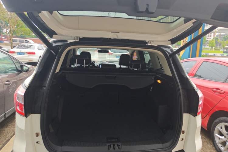 Used Ford Kuga 2017 EcoBoost 180 Two-Wheel-Drive Luxury Wing Edition Trunk