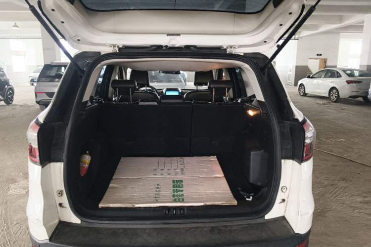 Used Ford Kuga 2017 EcoBoost 180 Two-Wheel-Drive Platinum Edition Trunk
