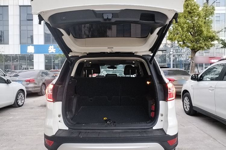 Used Ford Kuga 2017 EcoBoost 180 Four-Wheel Drive Luxury Wing Model Trunk