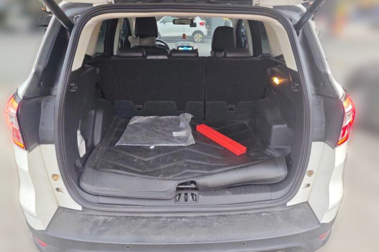Used Ford Kuga 2017 EcoBoost 245 Four-Wheel-Drive Sport Model Trunk