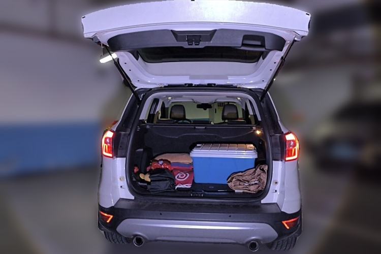 Used Ford Kuga 2017 EcoBoost 180 Two-Wheel-Drive Platinum Edition Trunk