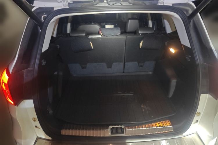 Used Ford Kuga 2017 EcoBoost 180 Two-Wheel-Drive Luxury Wing Edition Trunk