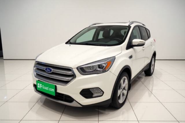 Ford Kuga 2017 EcoBoost 180 Two-Wheel-Drive Platinum Edition с пробегом