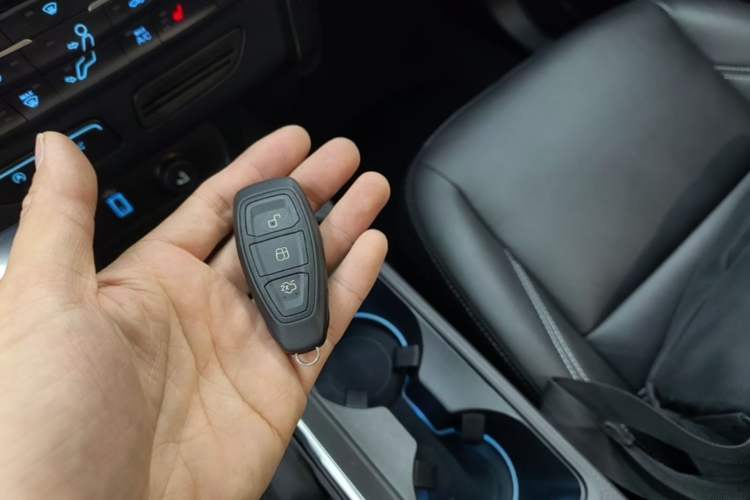 Used Ford Kuga 2017 EcoBoost 180 Two-Wheel-Drive Luxury Wing Edition Vehicle Key
