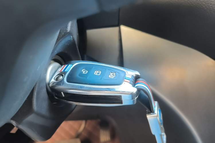 Used Ford Kuga 2017 EcoBoost 180 Two-Wheel-Drive Tiger Leap Model Vehicle Key