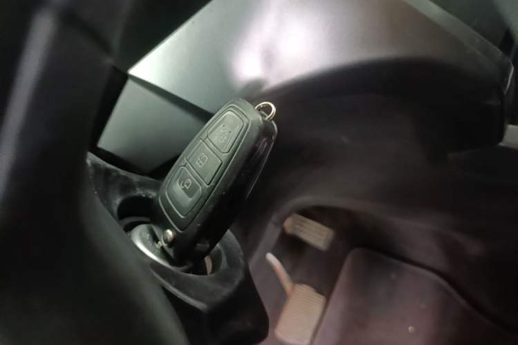 Used Ford Kuga 2017 EcoBoost 180 Two-Wheel-Drive Tiger Leap Model Vehicle Key