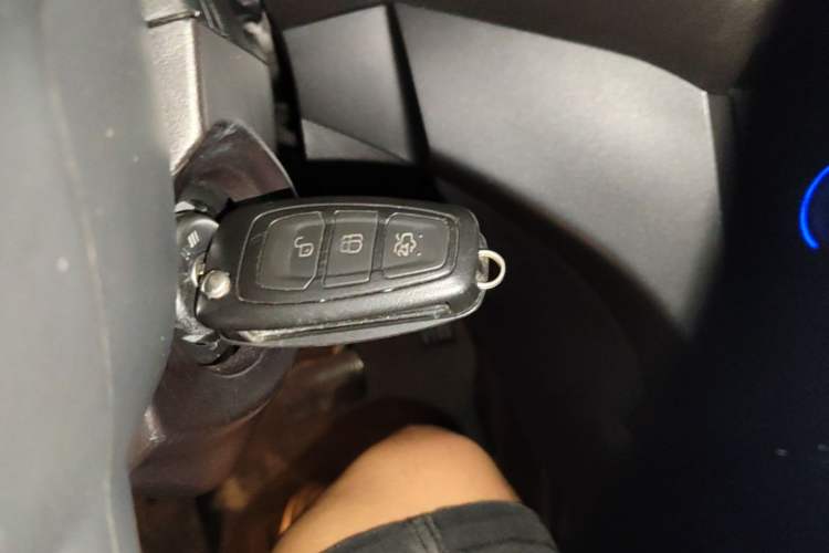 Used Ford Kuga 2017 EcoBoost 180 Two-Wheel-Drive Tiger Leap Model Vehicle Key