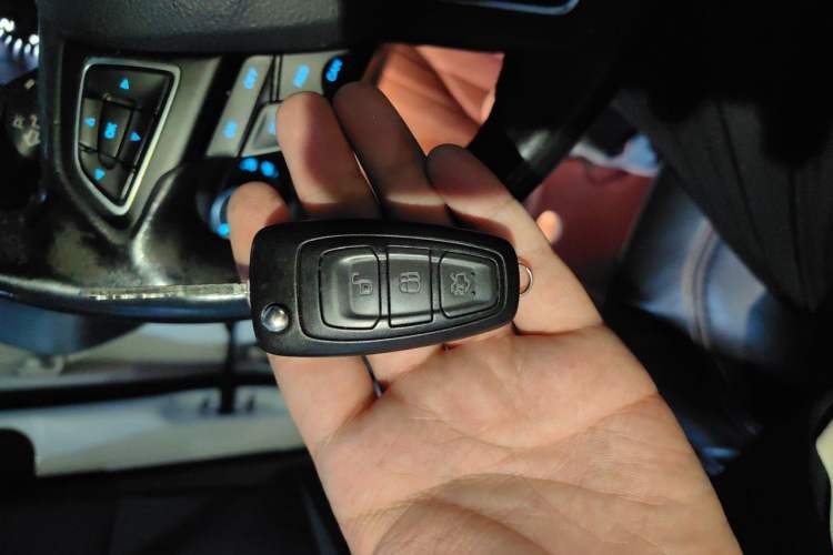 Used Ford Kuga 2017 EcoBoost 180 Two-Wheel-Drive Tiger Leap Model Vehicle Key
