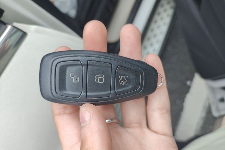 Used Ford Kuga 2017 EcoBoost 245 Four-Wheel-Drive Sport Model Vehicle Key