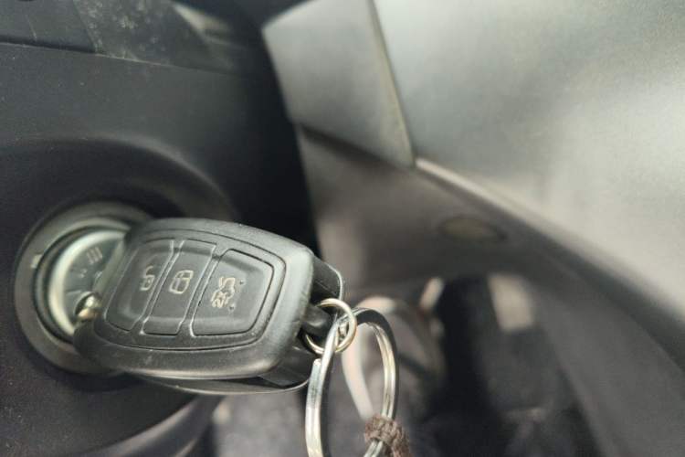 Used Ford Kuga 2017 EcoBoost 180 Two-Wheel-Drive Tiger Leap Model Vehicle Key