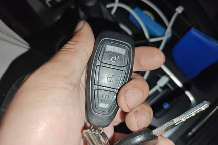 Used Ford Kuga 2017 EcoBoost 180 Two-Wheel-Drive Luxury Wing Edition Vehicle Key