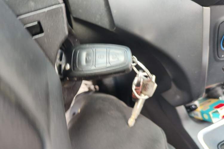 Used Ford Kuga 2017 EcoBoost 180 Two-Wheel-Drive Tiger Leap Model Vehicle Key