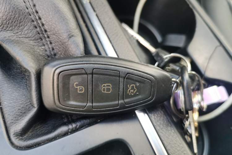 Used Ford Kuga 2017 EcoBoost 180 Two-Wheel-Drive Luxury Wing Edition Vehicle Key
