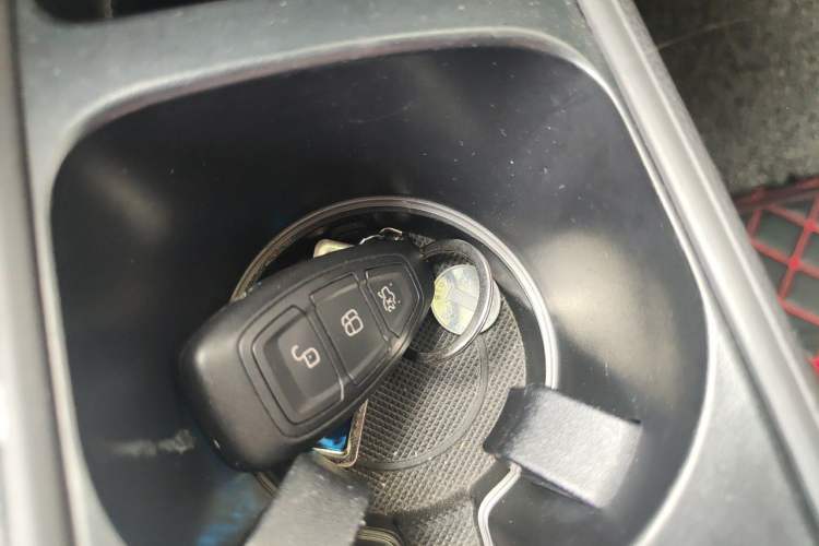 Used Ford Kuga 2017 EcoBoost 180 Two-Wheel-Drive Luxury Wing Edition Vehicle Key
