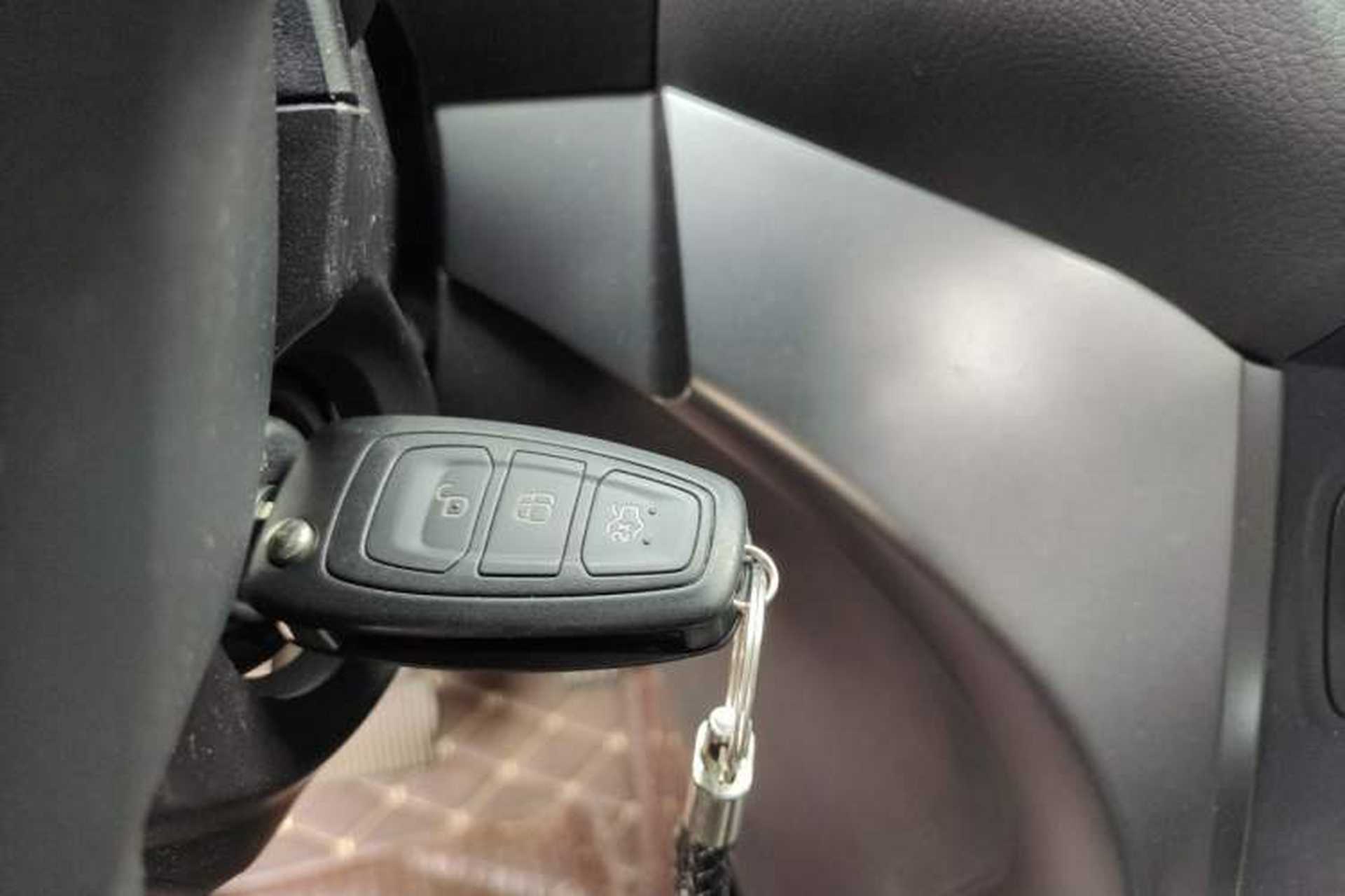 Used Ford Kuga 2017 EcoBoost 180 Two-Wheel-Drive Tiger Leap Model Vehicle Key