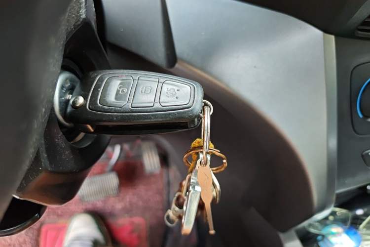 Used Ford Kuga 2017 EcoBoost 180 Two-Wheel-Drive Tiger Leap Model Vehicle Key